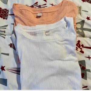 Women’s casual lightweight long sleeve shirts. Lot of 2